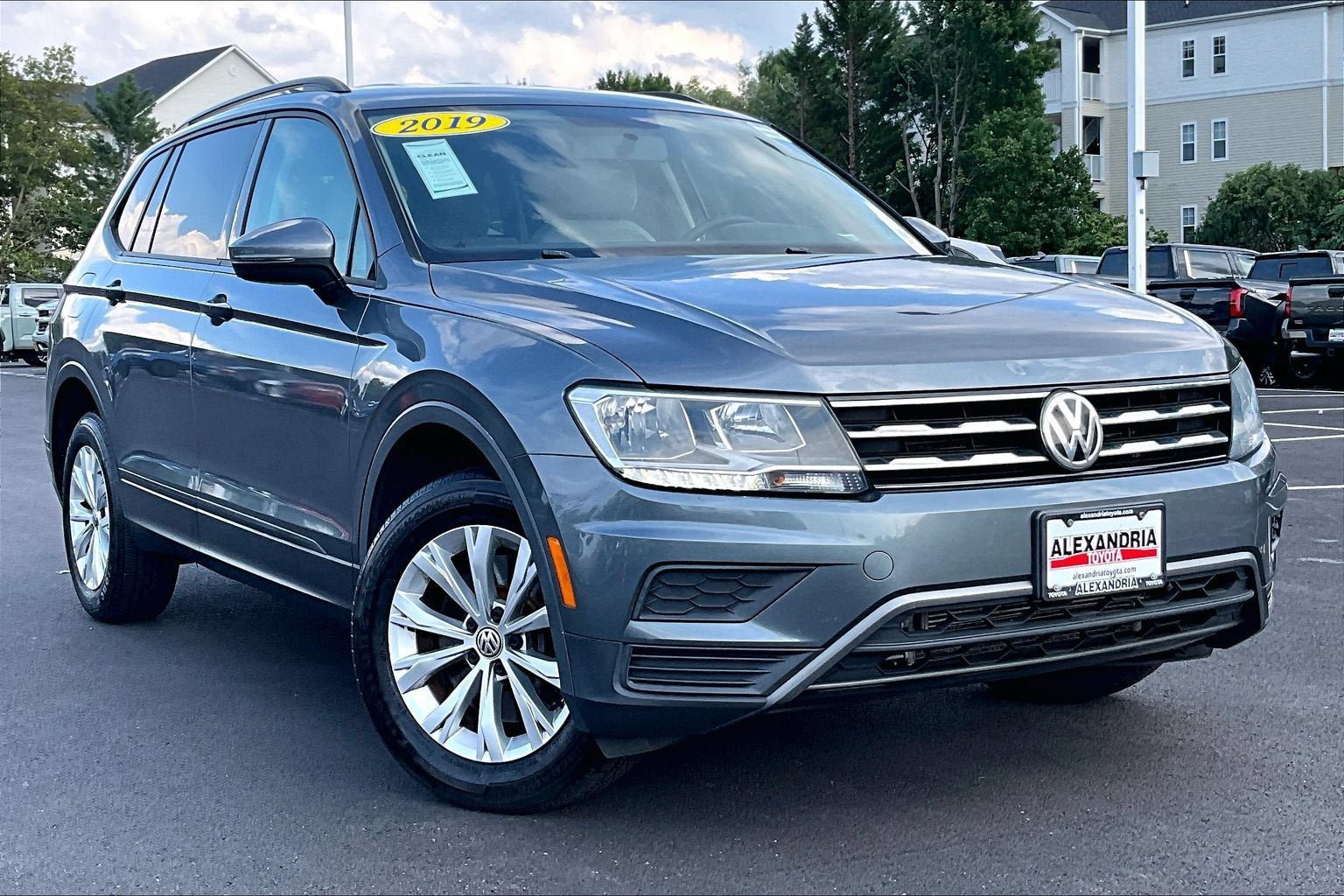 Used 2019 Volkswagen Tiguan S w/ 3rd Row Seat Package AWD/4WD image 2