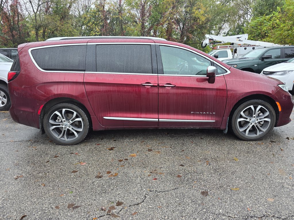 Used 2021 Chrysler Pacifica Pinnacle AWD/4WD image 9