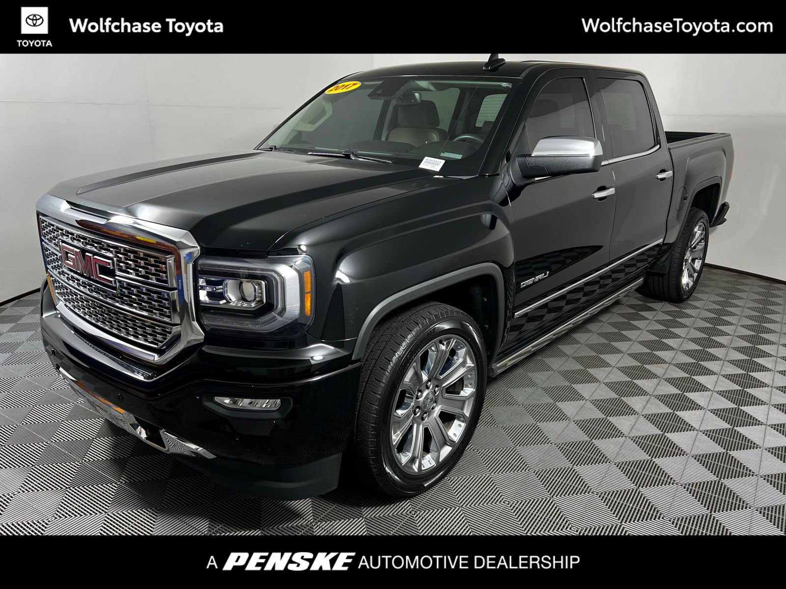 Used 2017 GMC Sierra 1500 Denali w/ Denali Ultimate Package AWD/4WD image 1