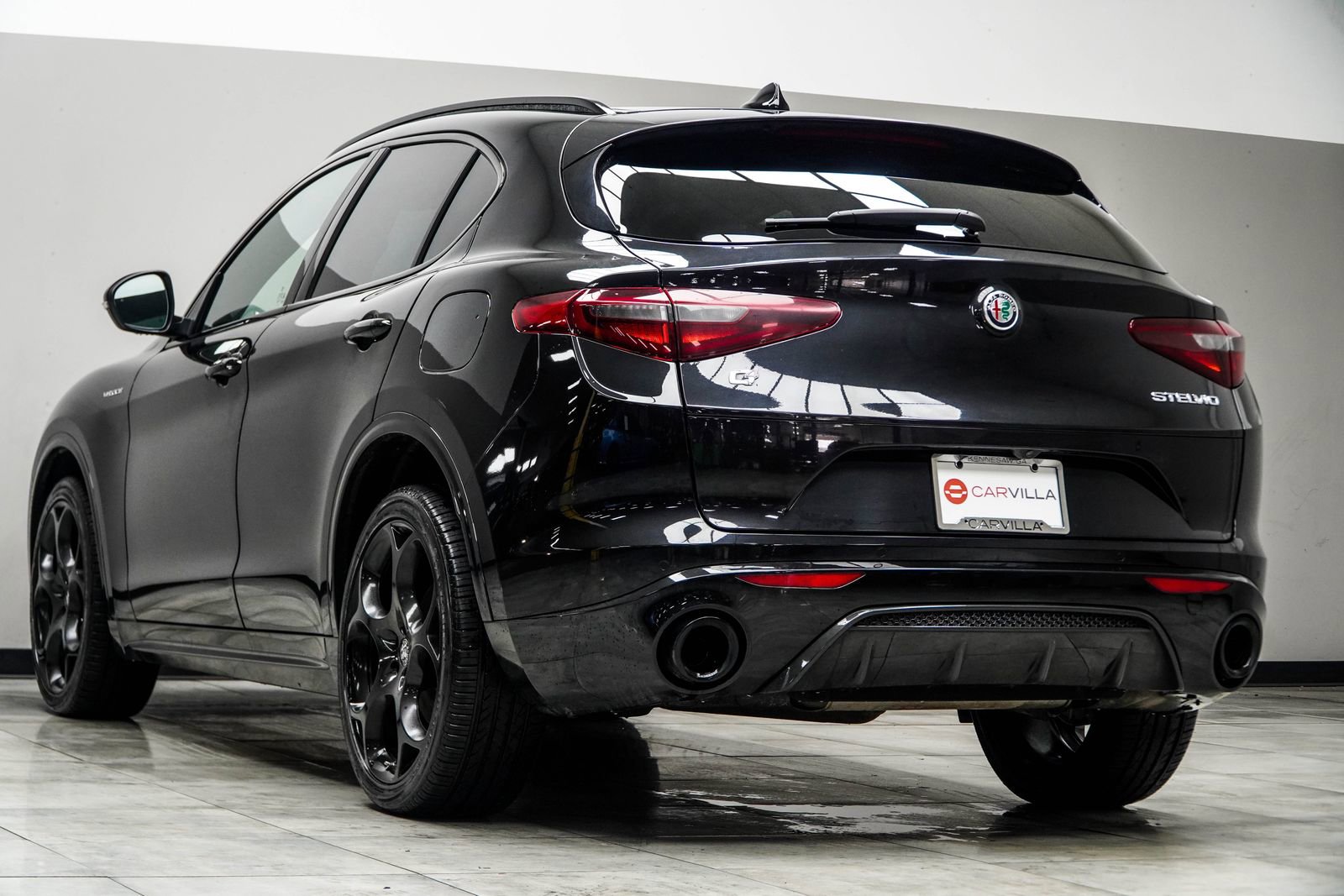 Used 2023 Alfa Romeo Stelvio Veloce image 11