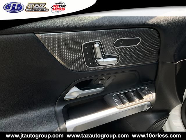 Used 2020 Mercedes-Benz GLB 250 4MATIC w/ Premium Package image 11