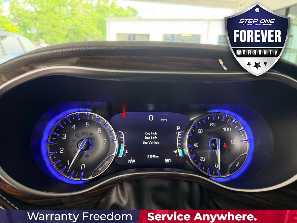 Used 2021 Chrysler Pacifica Limited AWD/4WD image 39