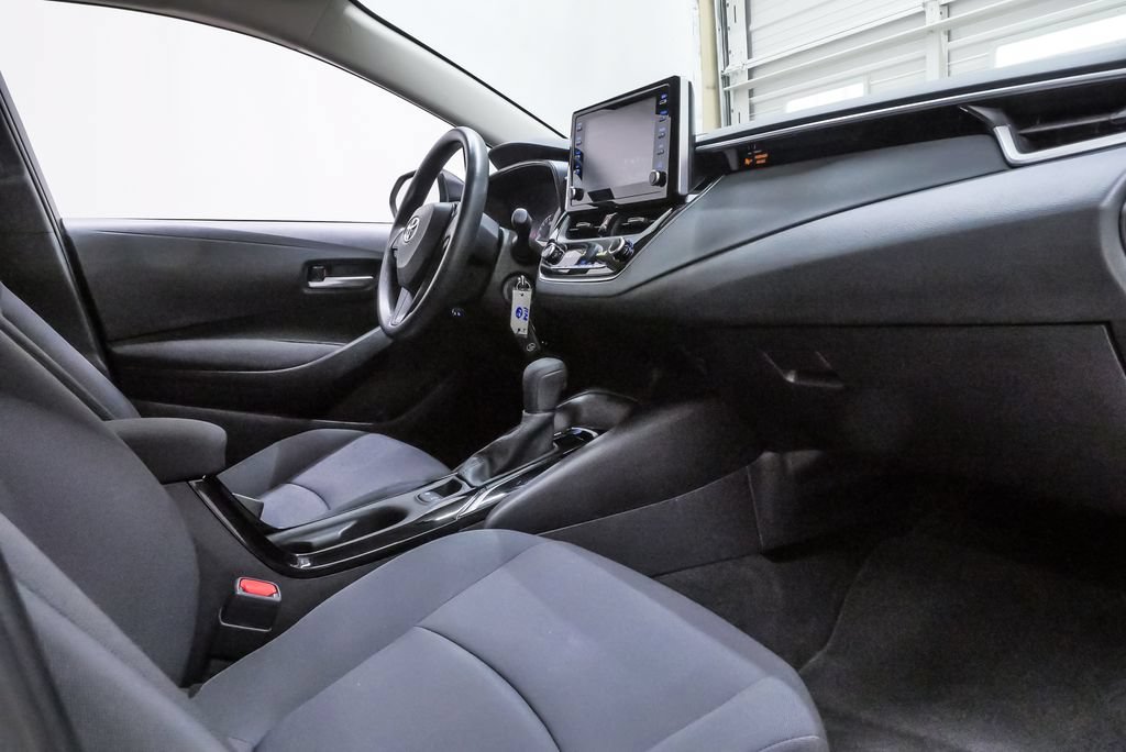 Used 2020 Toyota Corolla LE FWD image 12