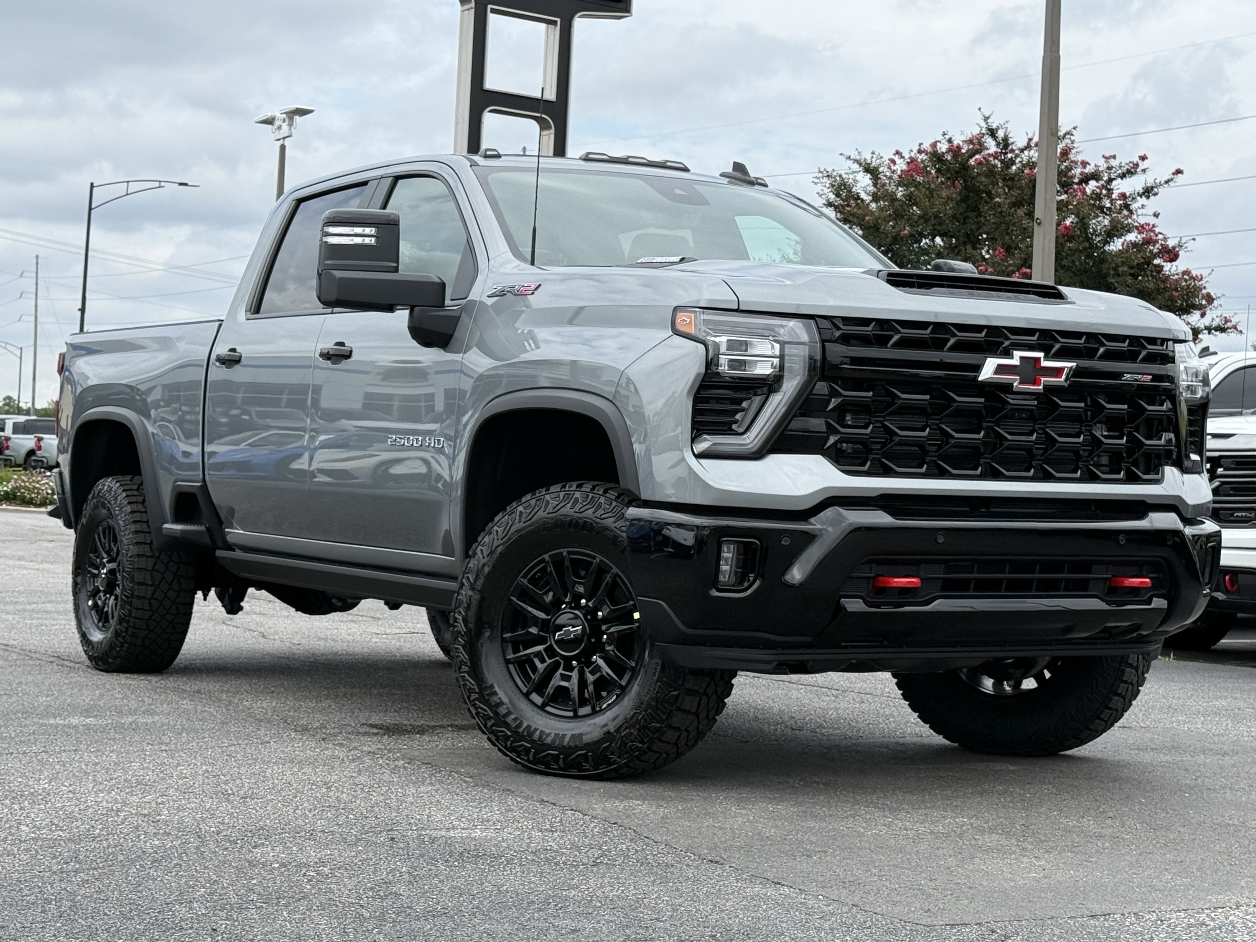 New 2026 Chevrolet Silverado 2500 ZR2 AWD/4WD video 2