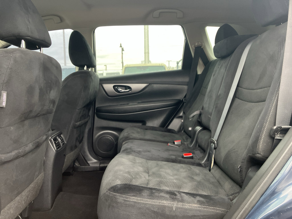 Used 2016 Nissan Rogue SV image 30