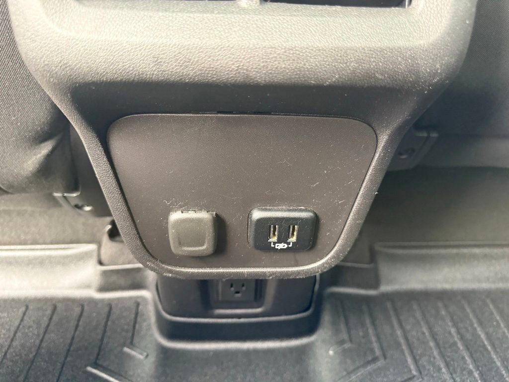 Used 2018 Chevrolet Equinox LT w/ Sun & Infotainment Package FWD image 30