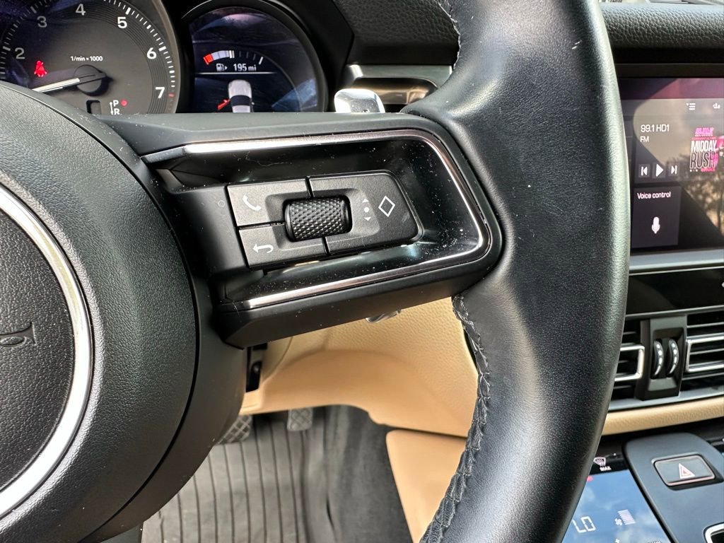 Certified 2024 Porsche Macan image 17