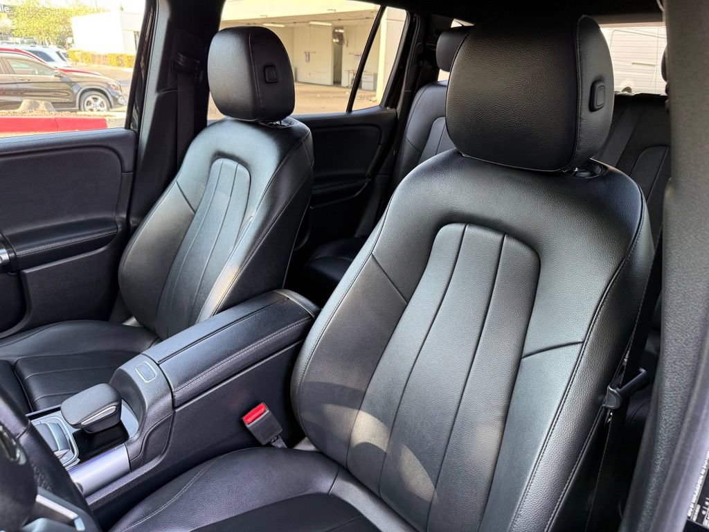 Used 2021 Mercedes-Benz GLB 250 w/ Premium Package image 10