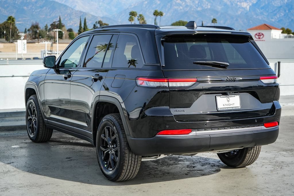 New 2026 Jeep Grand Cherokee Altitude AWD/4WD image 9