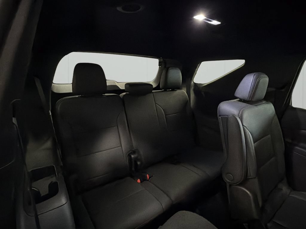 Used 2025 Chevrolet Traverse Z71 AWD/4WD image 50
