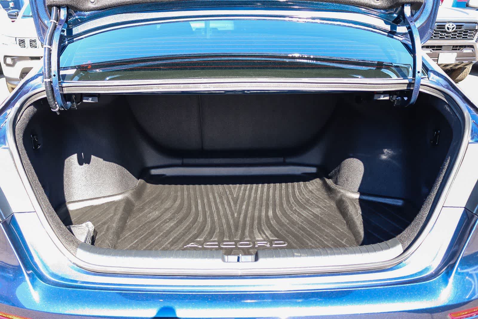 Used 2025 Honda Accord SE image 26