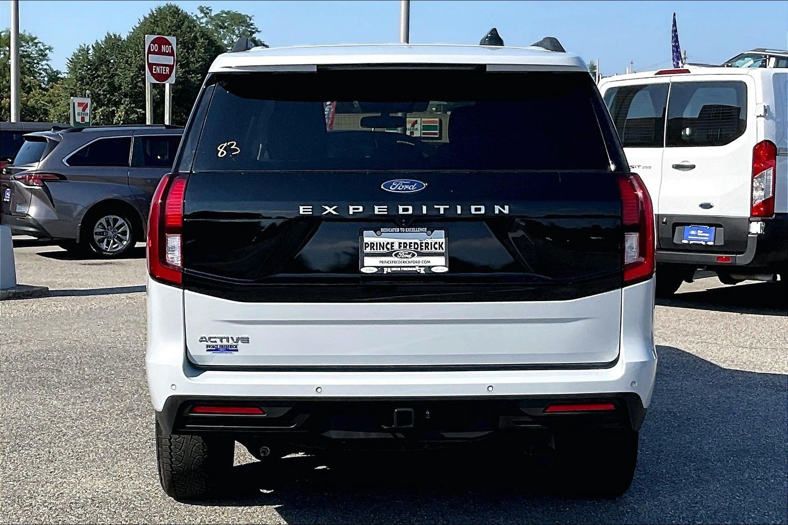 Used 2025 Ford Expedition Active AWD/4WD image 4