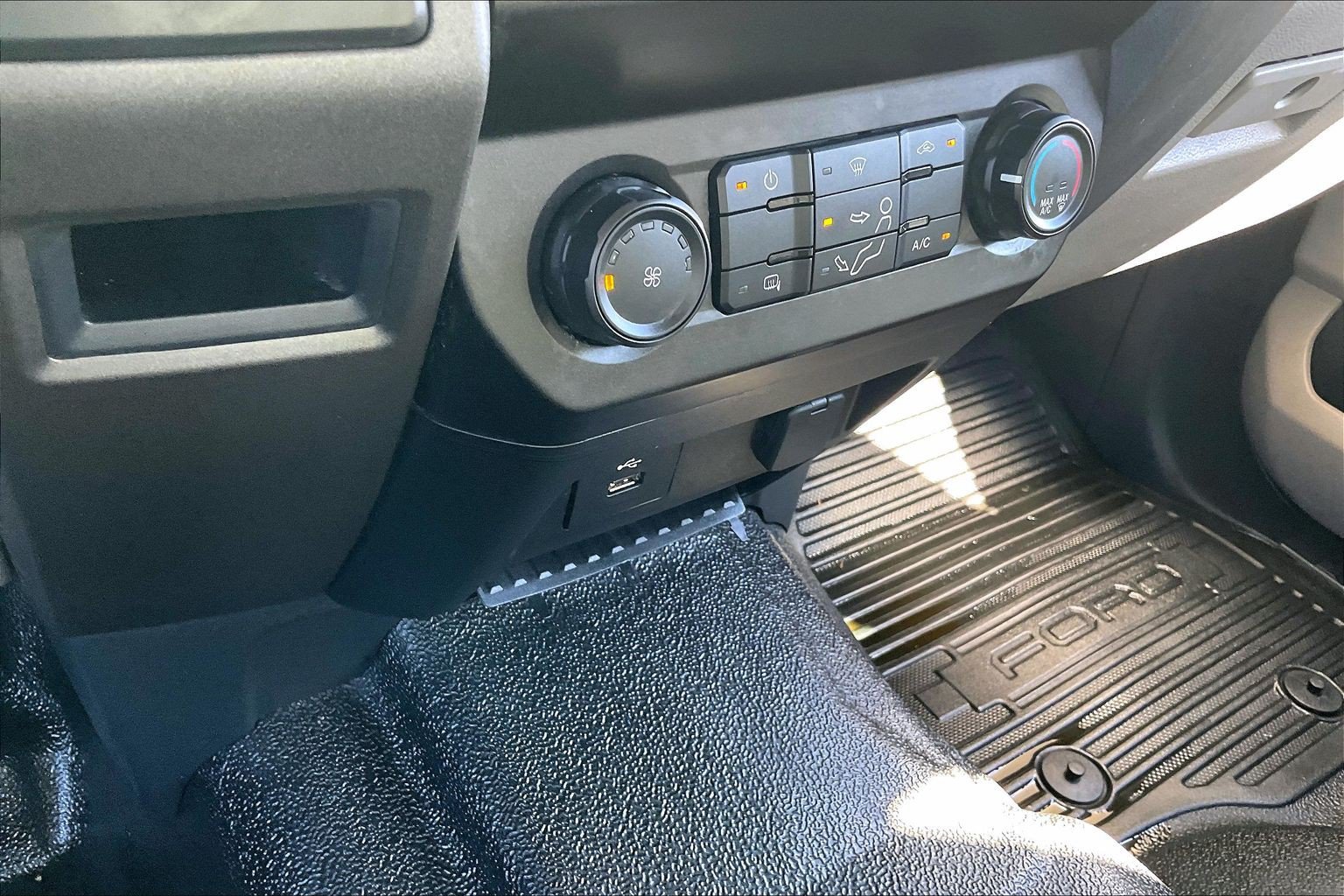 Used 2022 Ford F350 XL w/ Power Equipment Group RWD image 37