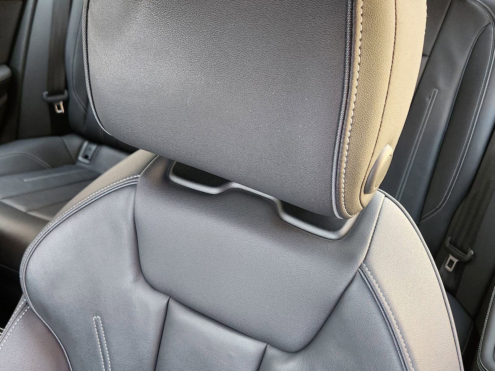 Used 2024 Audi A4 2.0T Premium Plus image 18