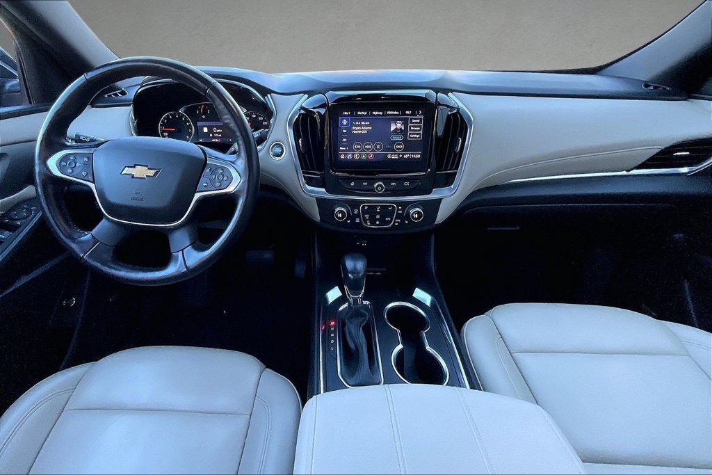 Used 2022 Chevrolet Traverse LT w/ LT Premium Package AWD/4WD image 8