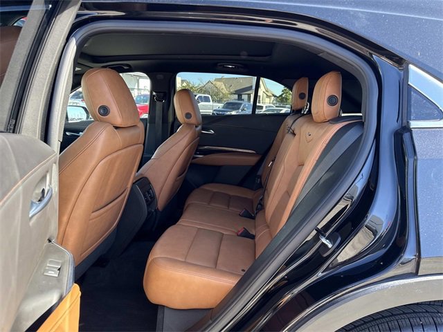 Certified 2022 Cadillac XT4 Premium Luxury w/ Enhanced Visibility Package image 13