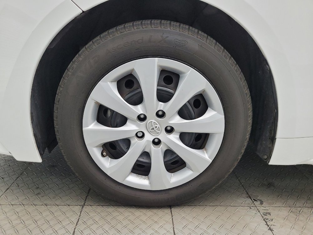 Used 2020 Toyota Corolla LE w/ Carpet Mat Package (TMS) image 31