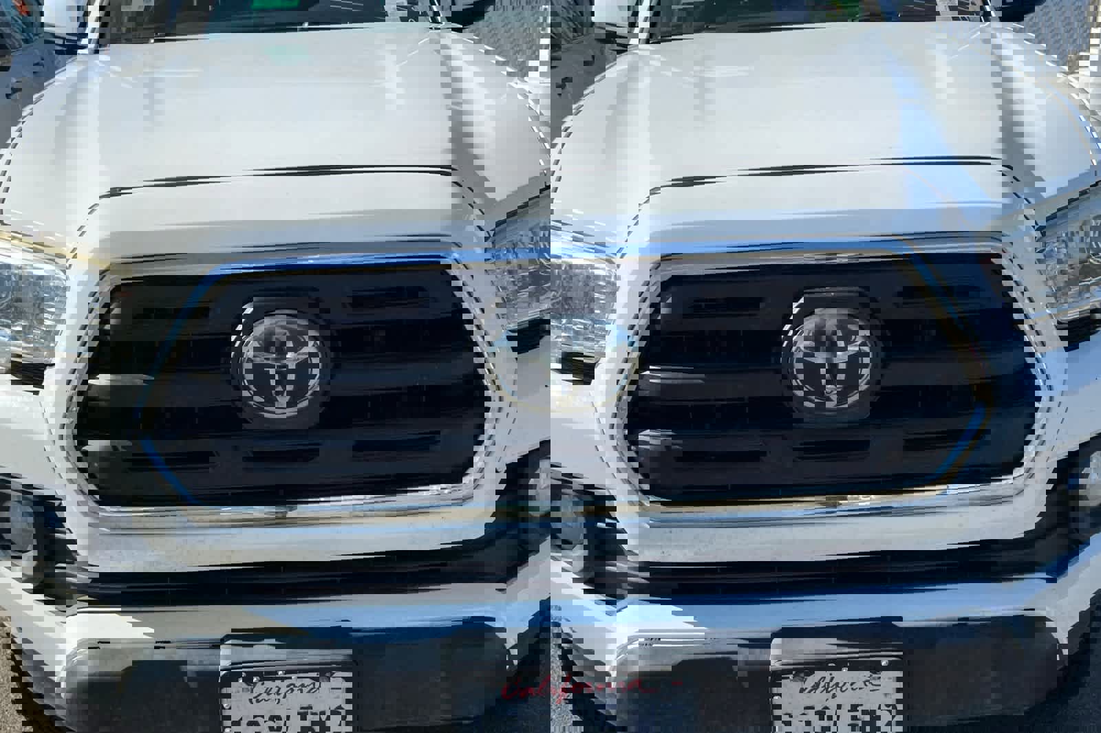 Used 2018 Toyota Tacoma SR5 image 9