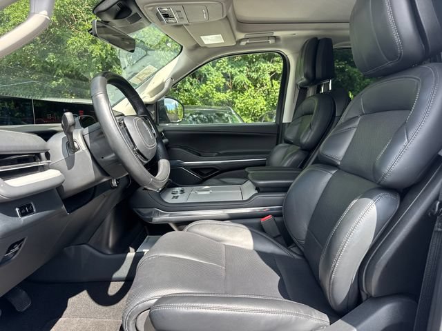 Used 2025 Lincoln Navigator L Reserve AWD/4WD image 14