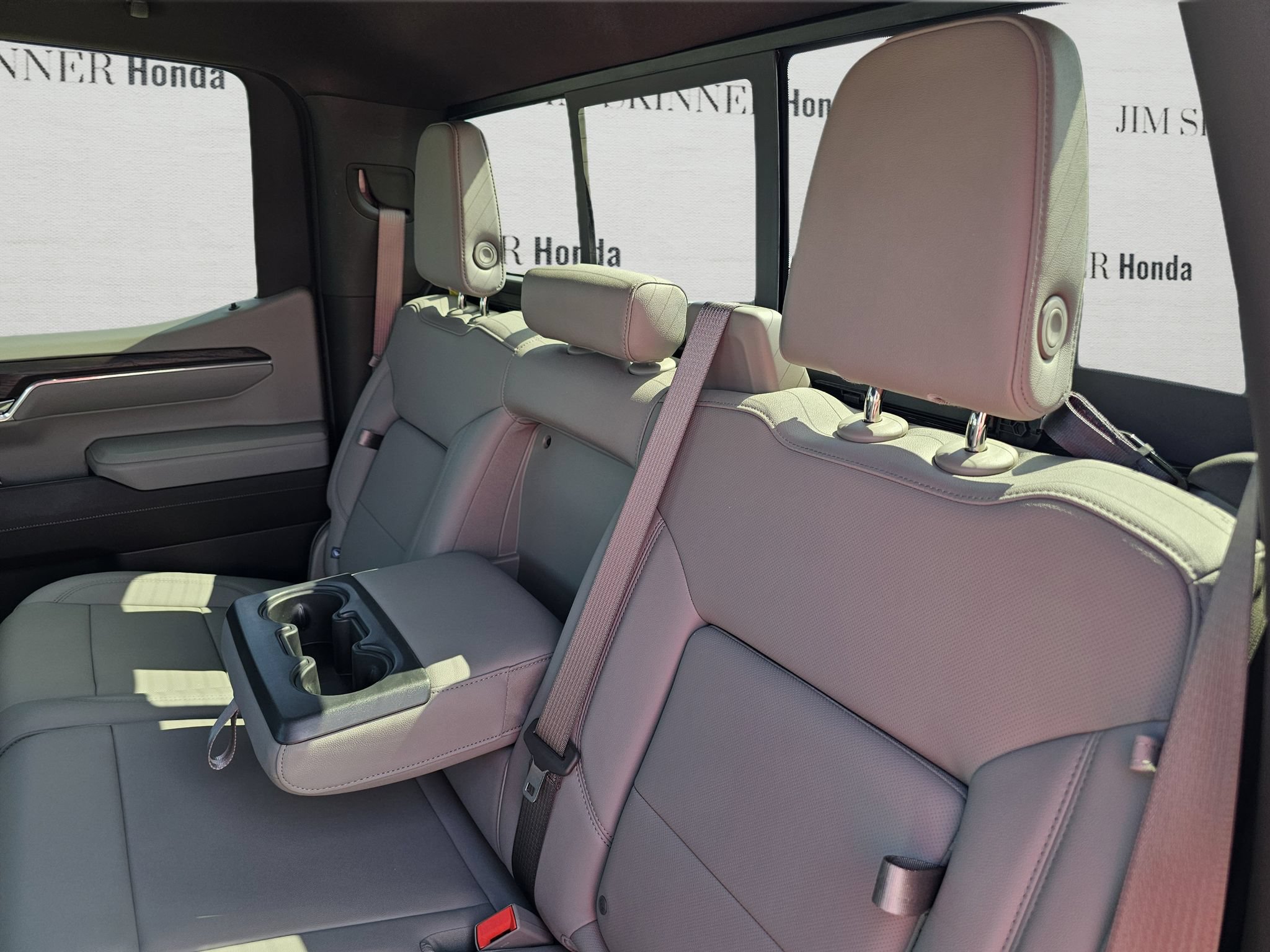 Used 2024 GMC Sierra 1500 SLT w/ SLT Premium Plus Package AWD/4WD image 34