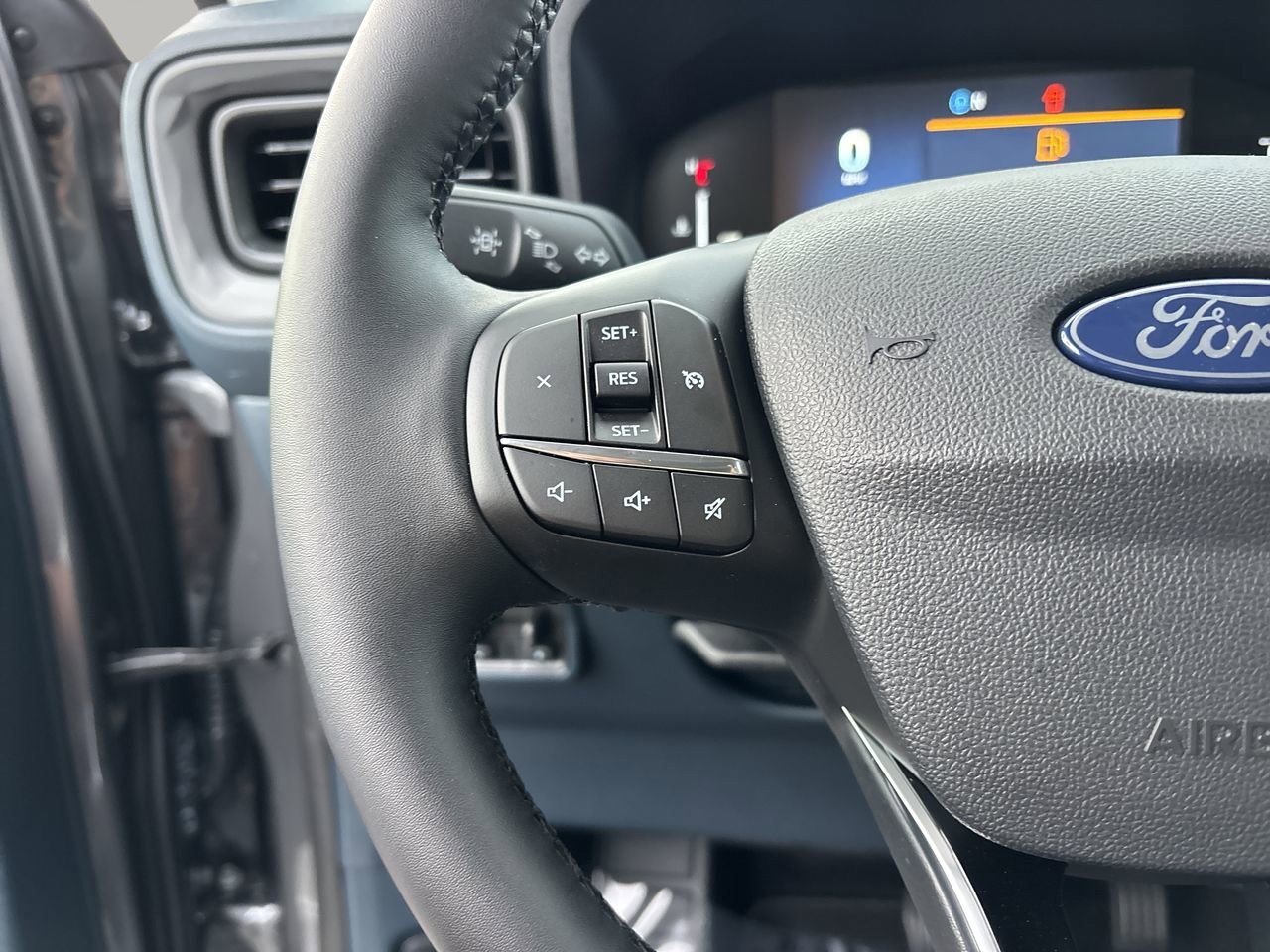 New 2025 Ford Maverick XLT w/ XLT Luxury Package AWD/4WD image 30