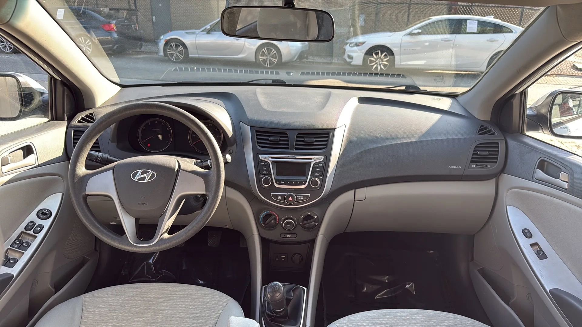 Used 2015 Hyundai Accent GLS image 24