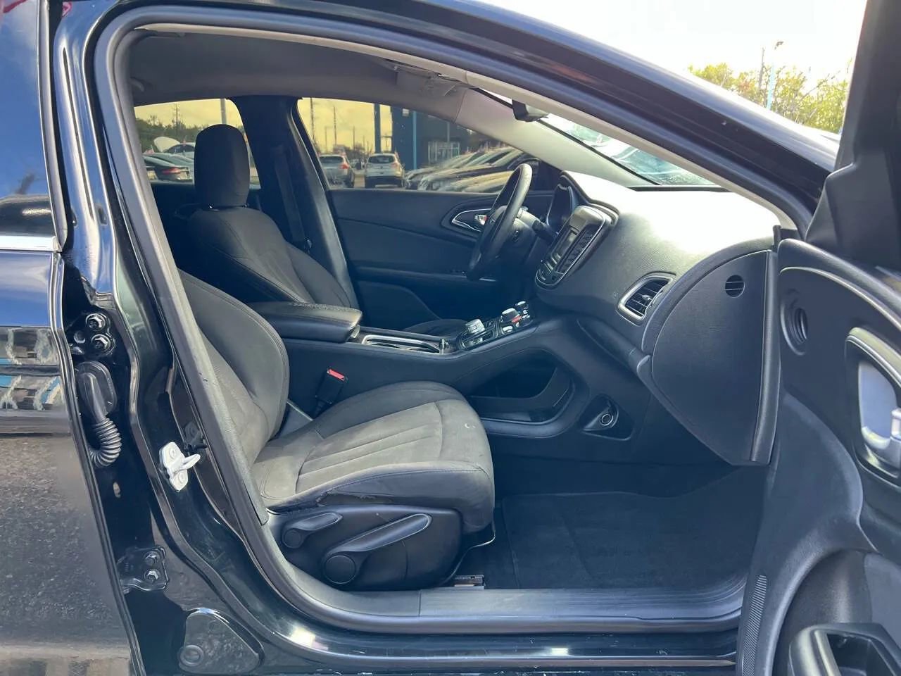 Used 2015 Chrysler 200 Limited image 12