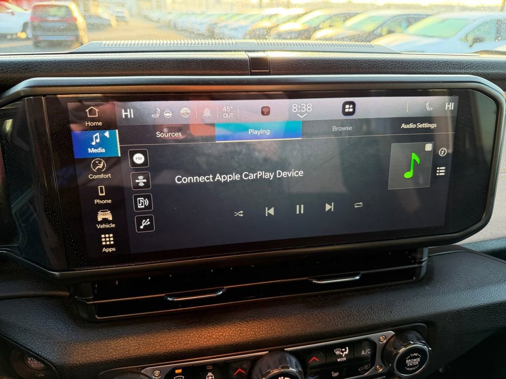 Used 2024 Jeep Wrangler Unlimited image 18