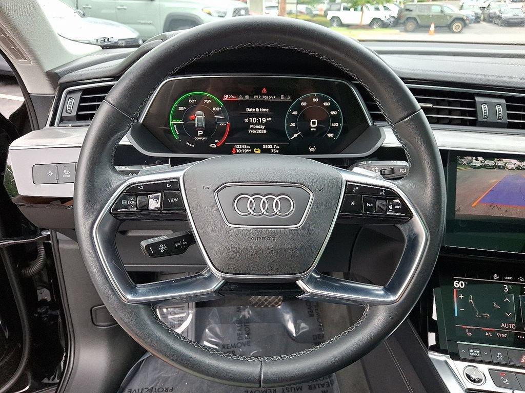 Used 2024 Audi Q8 e-tron Premium AWD/4WD image 21