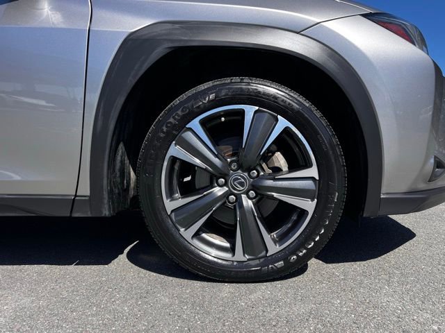 Used 2019 Lexus UX 200 w/ Accessory Package FWD image 4