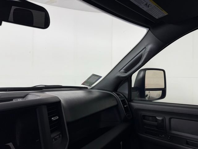 Used 2024 RAM 2500 Tradesman w/ Chrome Appearance Group AWD/4WD image 11