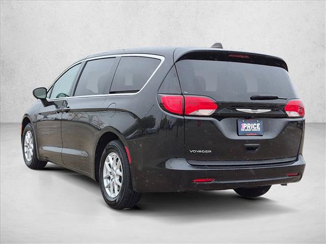 Used 2023 Chrysler Voyager LX FWD image 7