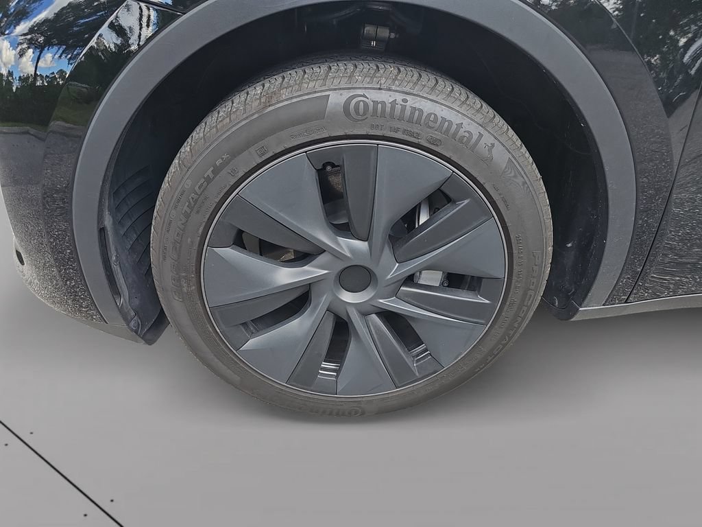 Used 2025 Tesla Model Y Long Range RWD image 31