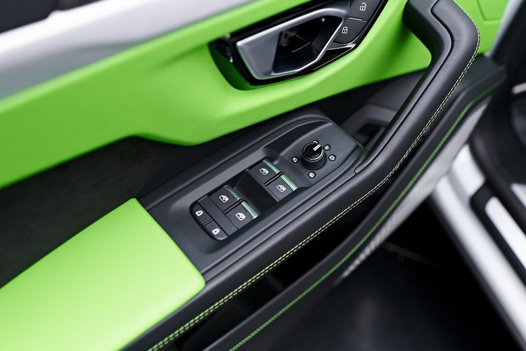 Used 2022 Lamborghini Urus image 40