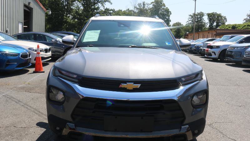 Used 2021 Chevrolet TrailBlazer ACTIV w/ Convenience Package FWD image 2