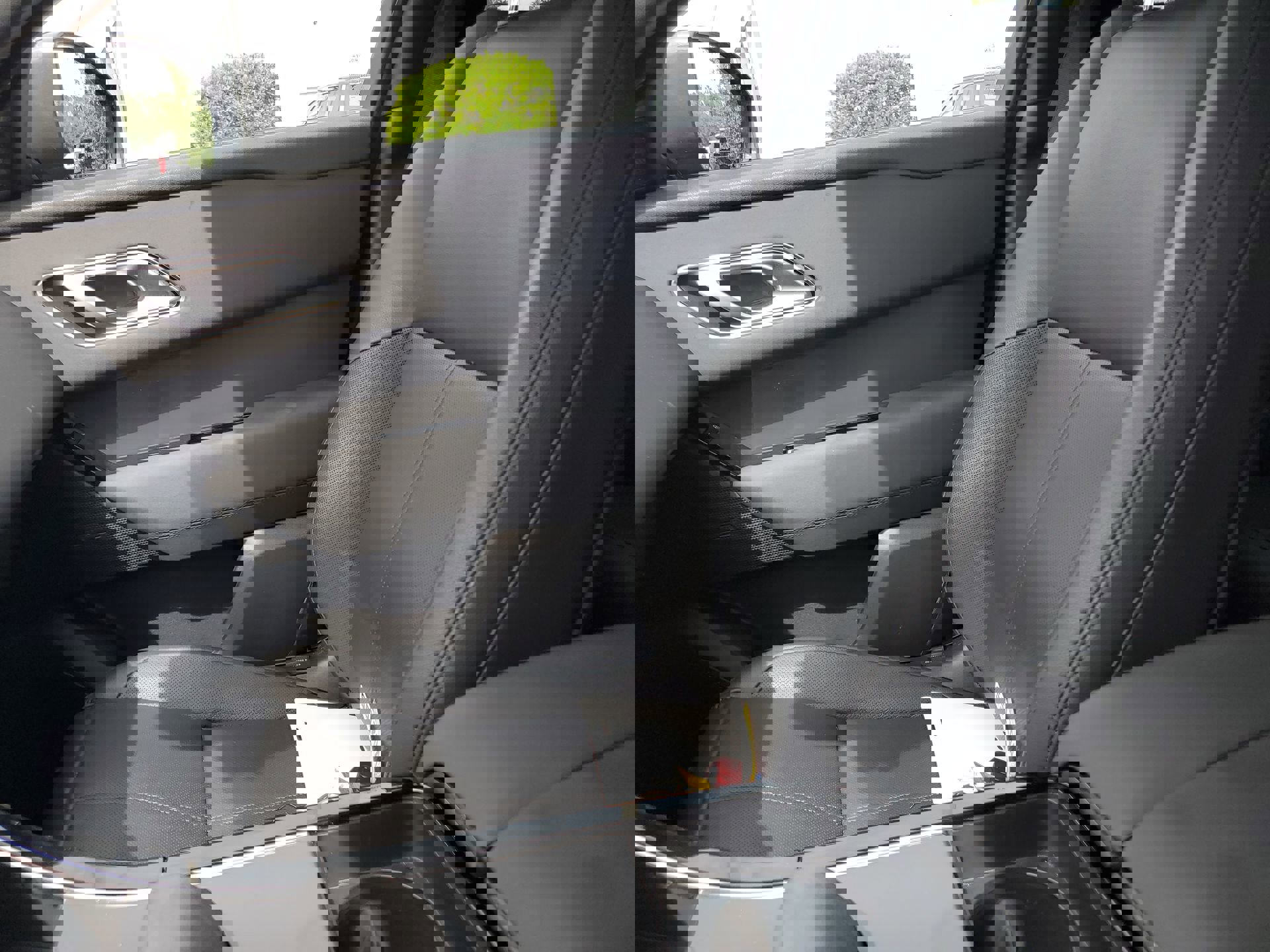 Used 2025 Land Rover Range Rover Velar Dynamic SE image 92