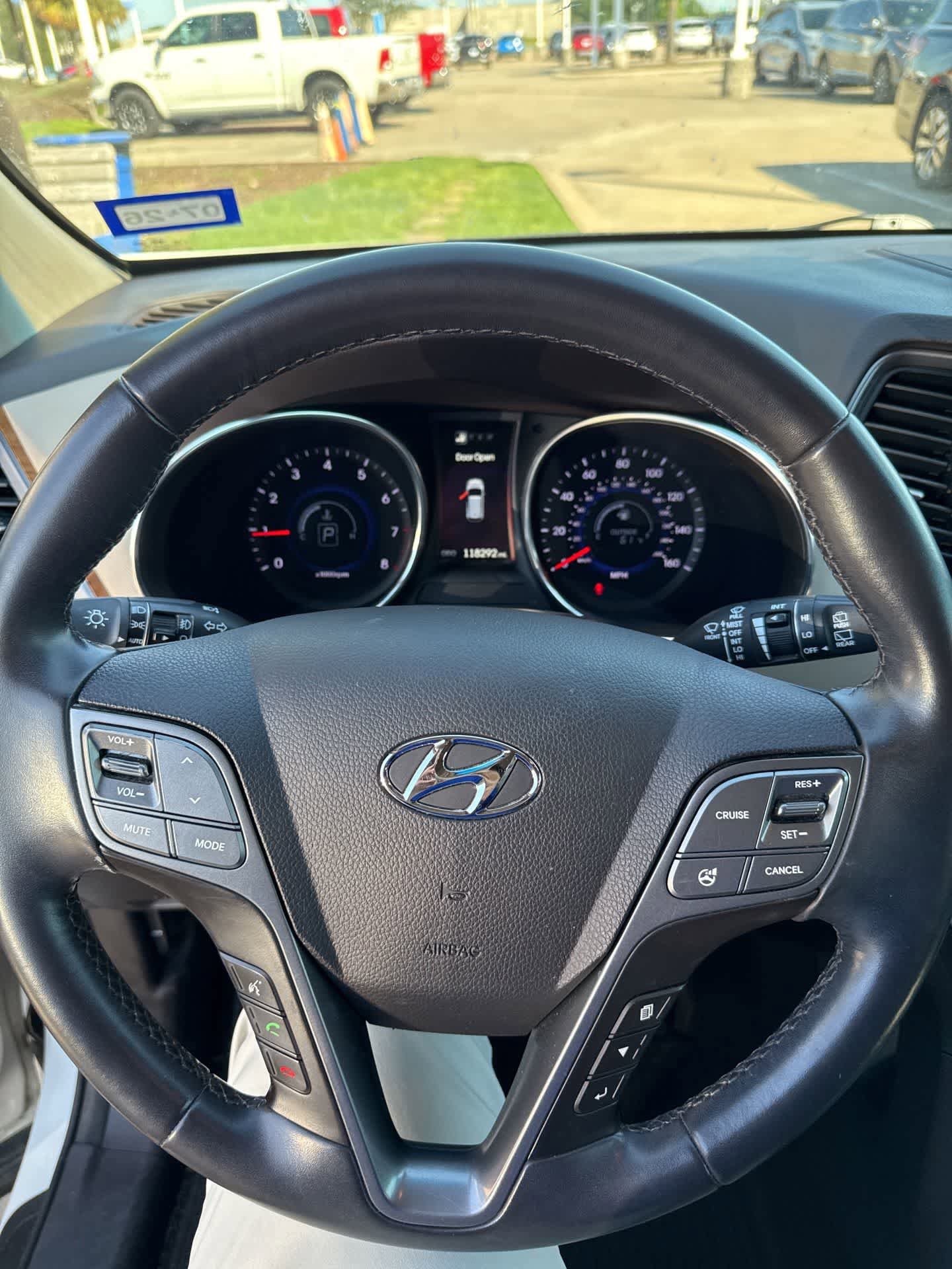 Used 2016 Hyundai Santa Fe SE w/ Option Group 02 FWD image 6