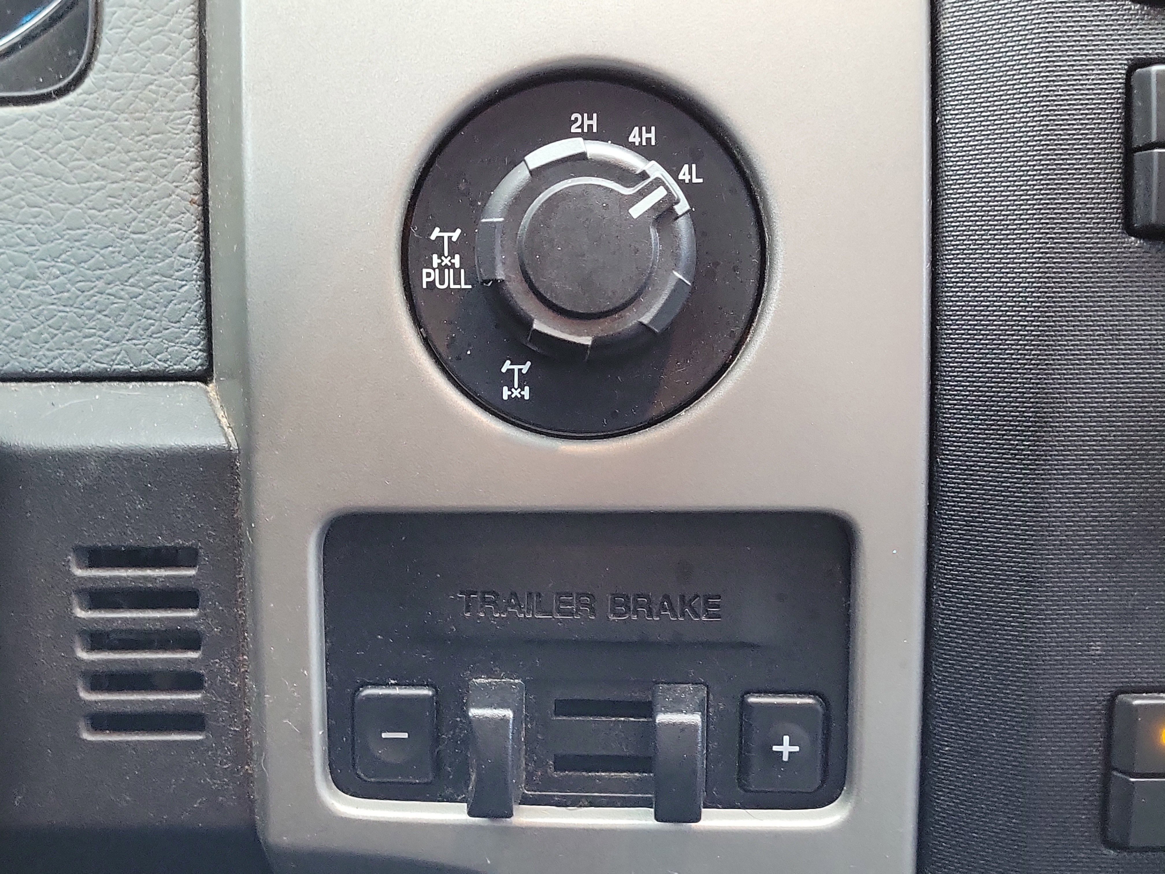 Used 2012 Ford F150 XLT w/ XLT Chrome Pkg image 30