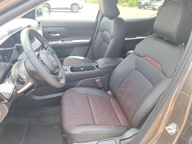 New 2026 Nissan Kicks SR FWD image 9