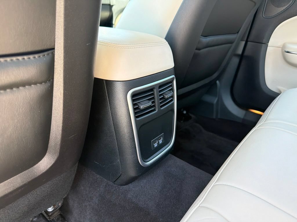 Used 2017 Chrysler 300 Limited w/ 300 Premium Group RWD image 12