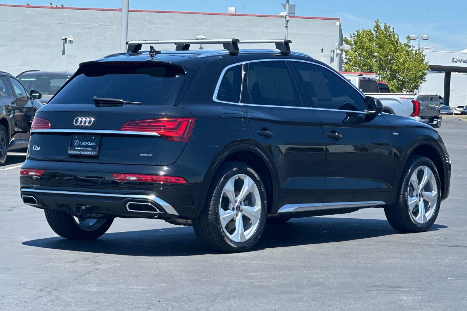 Used 2023 Audi Q5 2.0T Premium Plus w/ Premium Plus Package AWD/4WD image 2