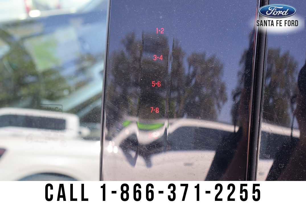 Used 2025 Ford Expedition Active RWD image 9