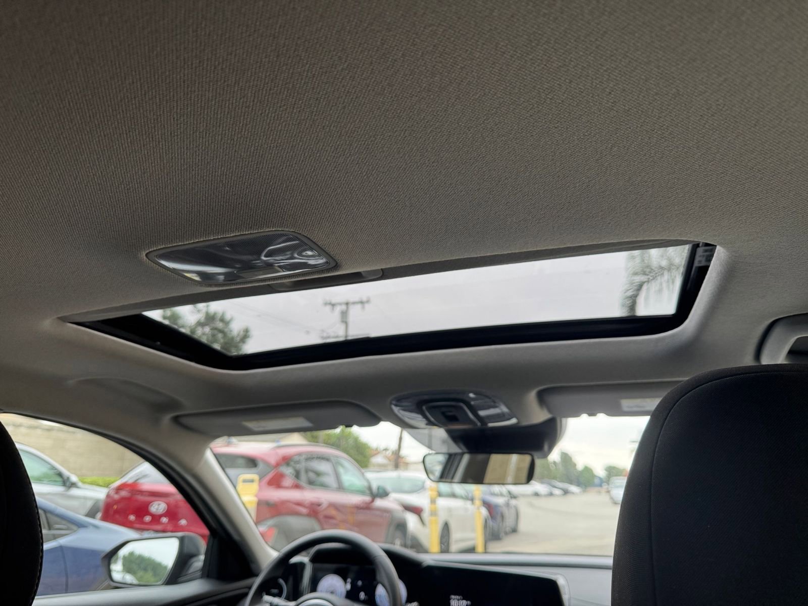 Used 2025 Hyundai Elantra SEL image 29