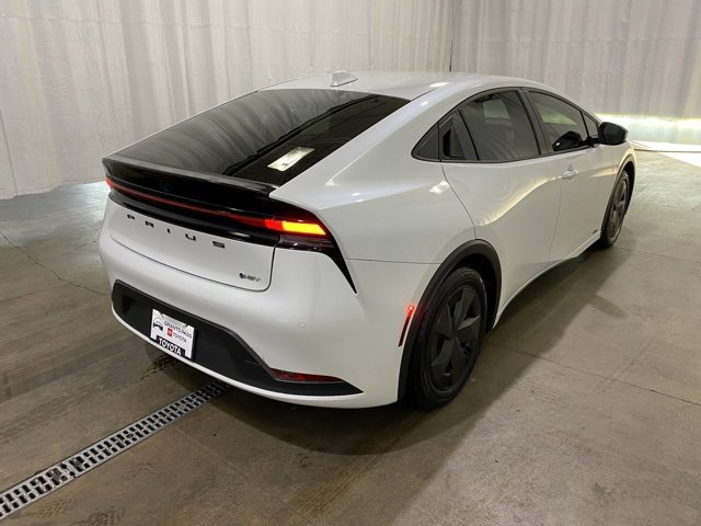 Used 2023 Toyota Prius LE image 4