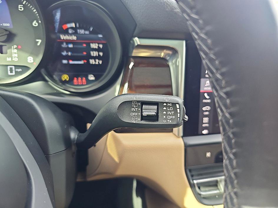 Used 2024 Porsche Macan image 21