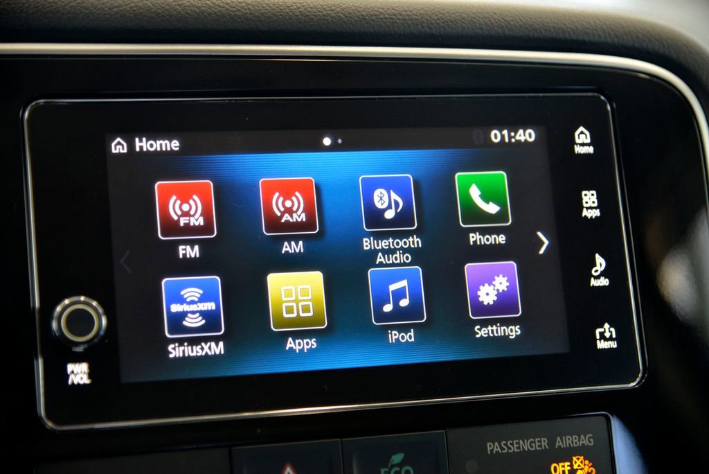 Used 2018 Mitsubishi Outlander SEL image 19