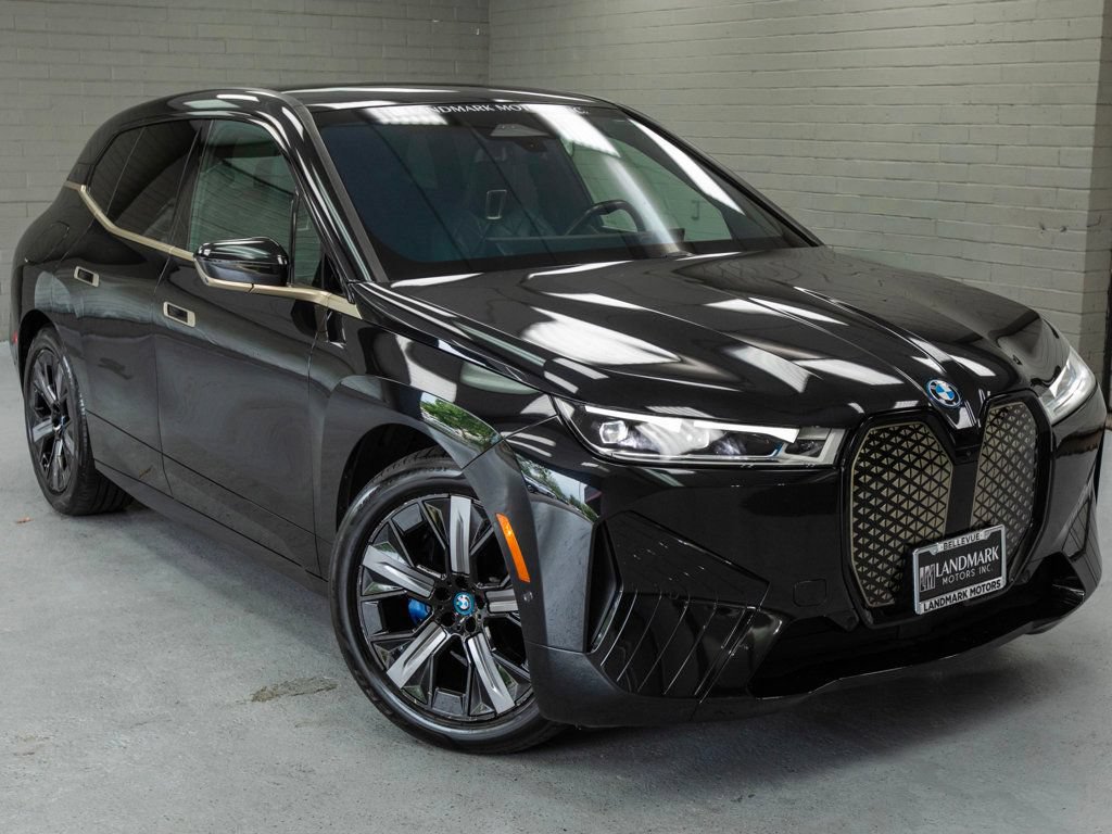 Used 2023 BMW iX xDrive50 w/ Premium Package AWD/4WD image 6