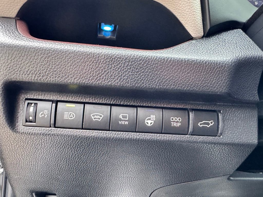 Used 2023 Toyota RAV4 Limited image 24