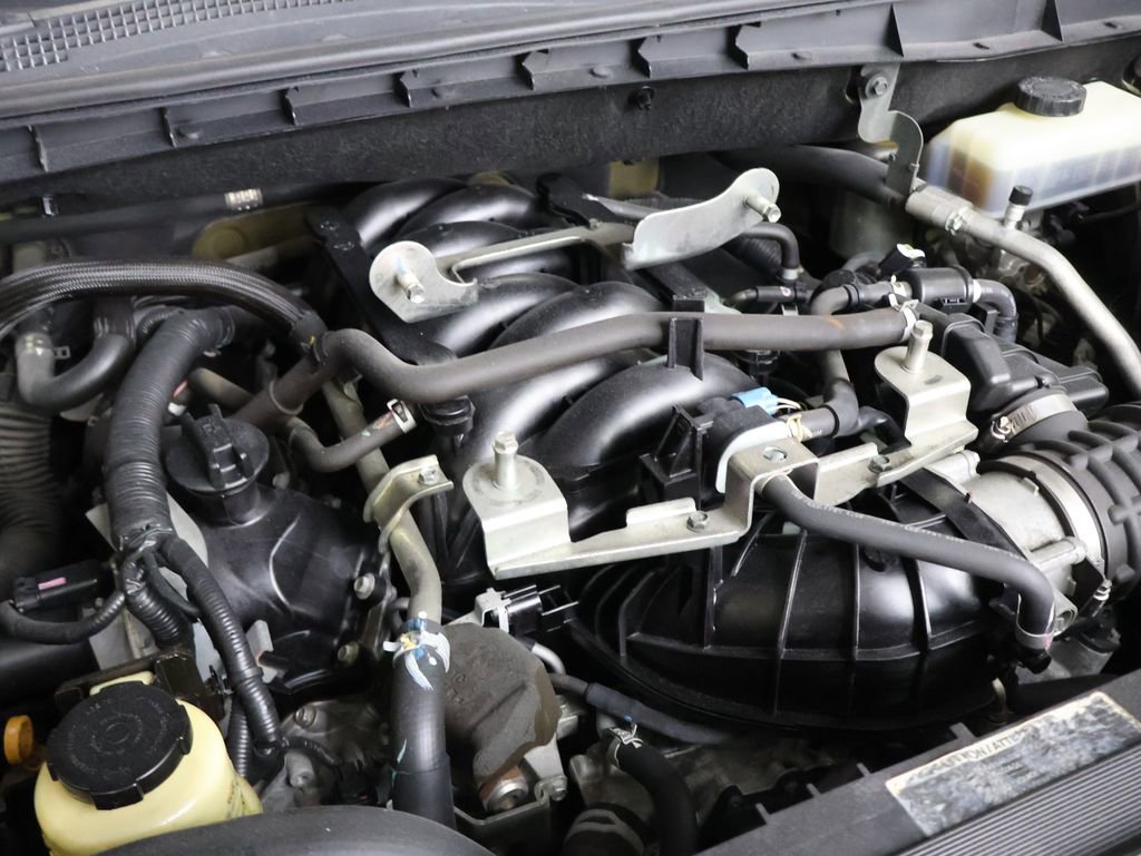 Used 2017 Nissan Titan SL image 25