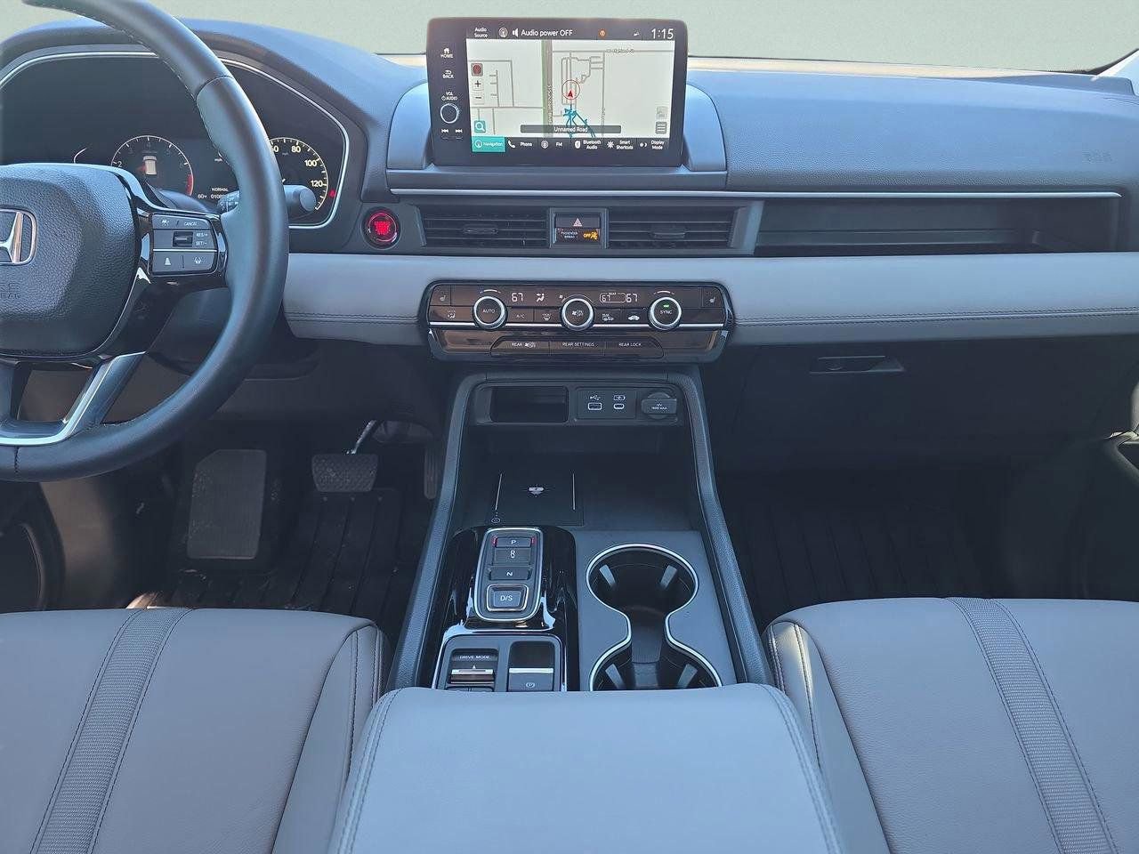 Used 2025 Honda Pilot Touring image 14